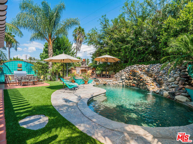 4520 TYRONE Avenue, Sherman Oaks CA: https://media.crmls.org/mediaz/6de467e9-4de8-4a46-b3de-6eead77b9e1a.jpg