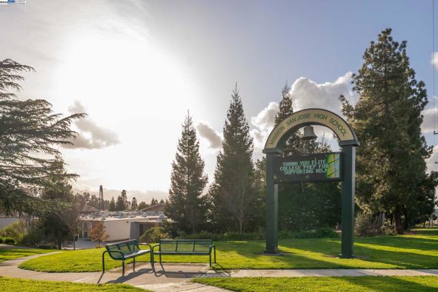 42001 Via San Gabriel, Fremont CA: https://media.crmls.org/mediaz/6de585fe-2ae8-4319-8970-f2c991be7d40.jpg