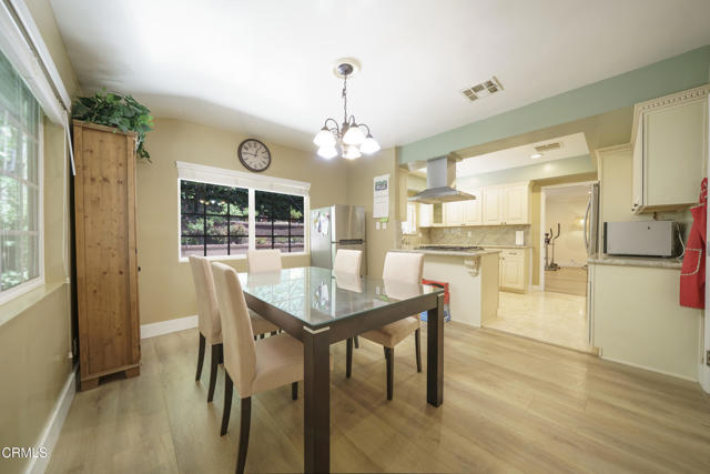 3553 Pontiac Street, La Crescenta CA: https://media.crmls.org/mediaz/6de5c622-071e-4c4c-addb-0e57431b736d.jpg