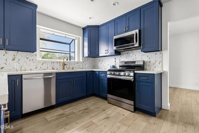 Detail Gallery Image 6 of 17 For 18207 Acre St, Los Angeles,  CA 91325 - 3 Beds | 2 Baths