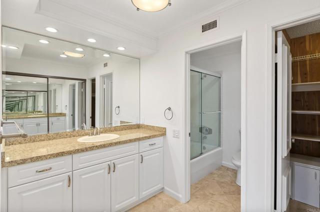 13208 Caminito Mar Villa, Del Mar CA: https://media.crmls.org/mediaz/6de69573-418a-41b8-8a1b-d754b013eb86.jpg