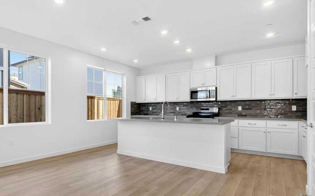 5716 Lake Club Drive, Fairfield CA: https://media.crmls.org/mediaz/6de7f902-55d5-4ec9-9f98-a50d9bd46a5d.jpg