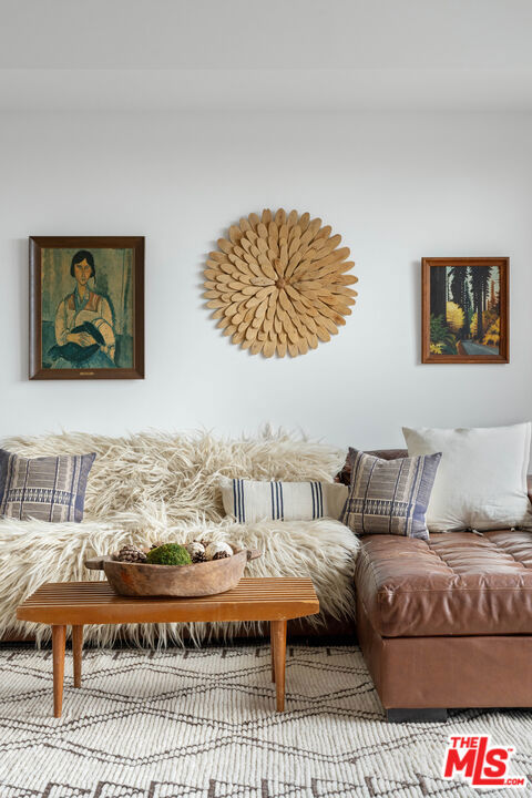 2514 Berkeley Avenue, Los Angeles CA: https://media.crmls.org/mediaz/6de81992-bc19-4c1f-83aa-fc40413ae716.jpg