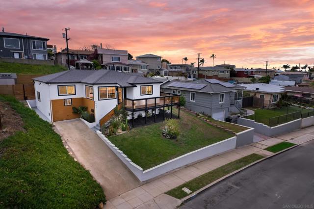 5463 San Onofre Ter, San Diego CA: https://media.crmls.org/mediaz/6de8a83f-c92c-4d0e-b009-782d265f9600.jpg