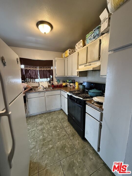 8307 S Figueroa Street, Los Angeles CA: https://media.crmls.org/mediaz/6de8bd98-7176-4265-bb9d-968b5ad304b2.jpg