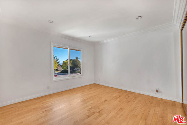 5890 Fairhaven Avenue, Woodland Hills CA: https://media.crmls.org/mediaz/6de92831-af5a-43b7-b1d0-e5ac7f0b9eed.jpg