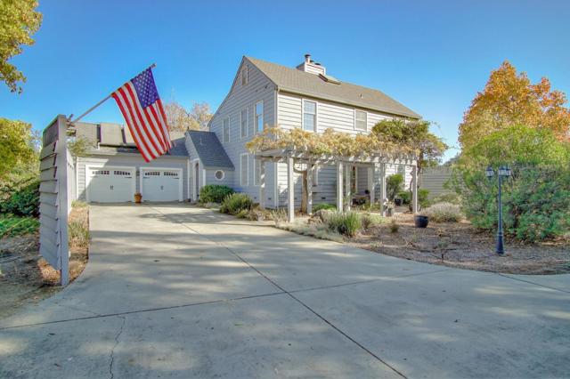 530 Payne Road, San Juan Bautista CA: https://media.crmls.org/mediaz/6de9a989-6a47-4585-960b-0f4c45058d33.jpg