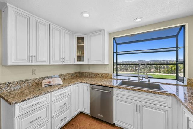 Detail Gallery Image 29 of 59 For 825 Robert Ln, Encinitas,  CA 92024 - 4 Beds | 3 Baths