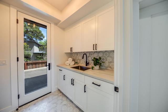 846 Portola Road, Portola Valley CA: https://media.crmls.org/mediaz/6dea46e8-fa34-45de-94d6-2120372951f9.jpg