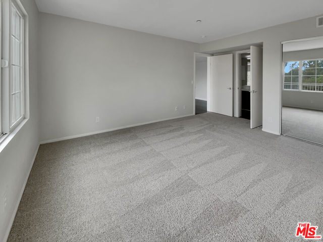 5692 Como Circle, Woodland Hills CA: https://media.crmls.org/mediaz/6dead9af-a21a-4662-8886-84955d549d47.jpg