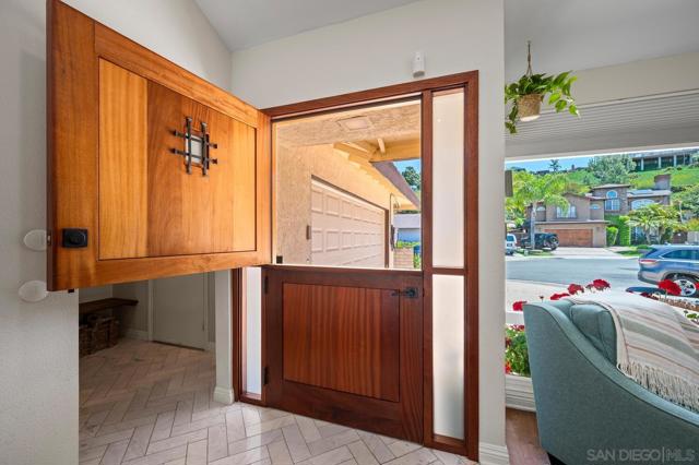 4048 Raffee Dr, San Diego CA: https://media.crmls.org/mediaz/6deb8a0f-e488-4b67-ad2c-5c8fbbd80839.jpg
