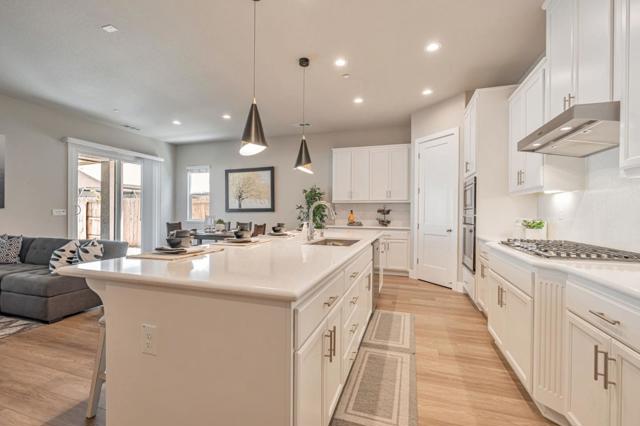 2408 Dilip Drive, Manteca CA: https://media.crmls.org/mediaz/6debed5f-c197-4107-b51a-966331885326.jpg