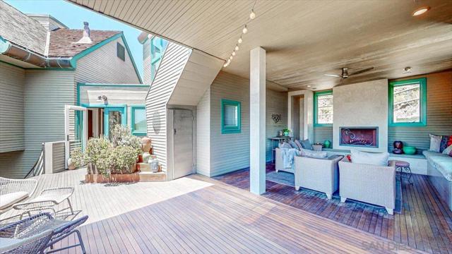 13027 Via Latina, Del Mar CA: https://media.crmls.org/mediaz/6decaa31-954b-4a3b-817c-10ba6fbc66e4.jpg