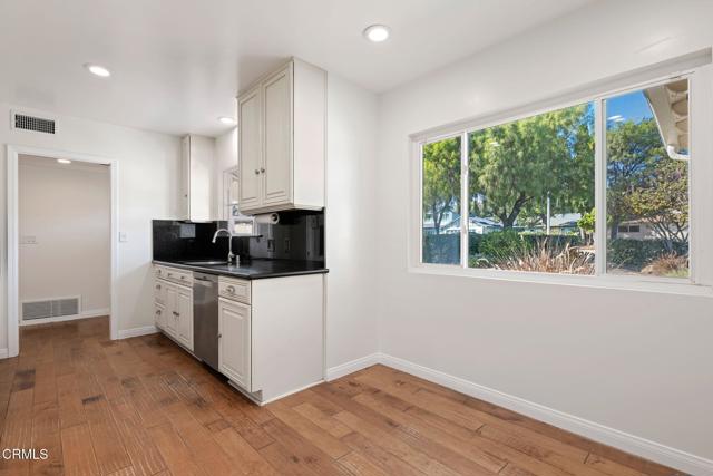 Detail Gallery Image 10 of 25 For 5632 Pembroke St, Ventura,  CA 93003 - 3 Beds | 2 Baths