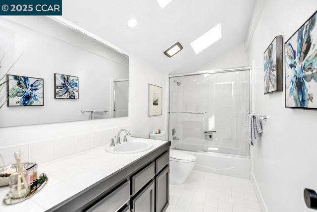 959 Redwood Dr, Danville CA: https://media.crmls.org/mediaz/6ded9452-fdfb-440f-b174-55a2fbb9fb6d.jpg