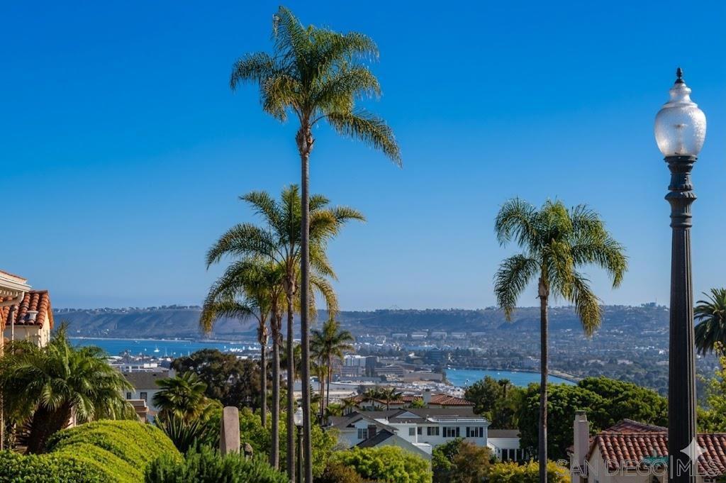 https://media.crmls.org/mediaz/6ded9736-3140-4ac0-a443-58137f218215.jpg?preset=X-Large