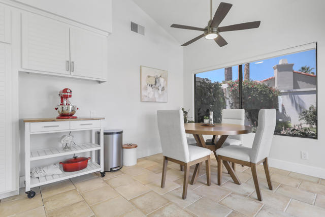 80671 Cherry Hills Drive, La Quinta CA: https://media.crmls.org/mediaz/6dedb6d4-b561-44c8-81b8-f40feddad234.jpg