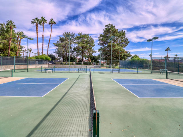 171 Winterhaven Circle, Palm Desert CA: https://media.crmls.org/mediaz/6dedc553-747a-419b-be3d-5dfc3de98fbc.jpg