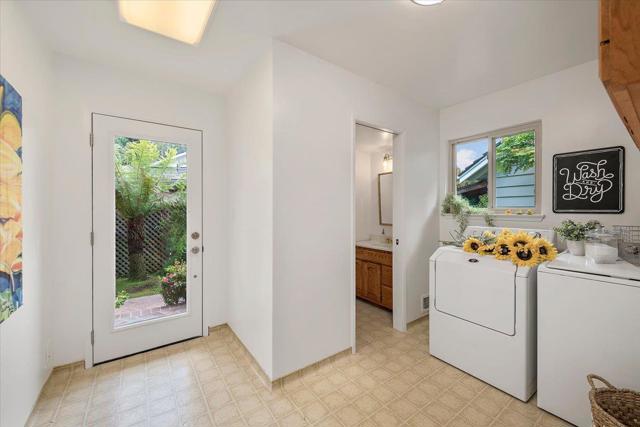 216 Montclair Road, Los Gatos CA: https://media.crmls.org/mediaz/6dedd203-3d6c-4252-962a-74822ad32a2b.jpg