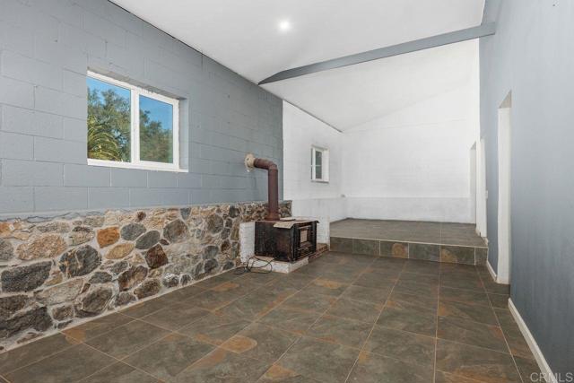 31600 Oak Glen Road, Valley Center CA: https://media.crmls.org/mediaz/6dedf139-52b6-4974-b0bb-de6970e7fbea.jpg