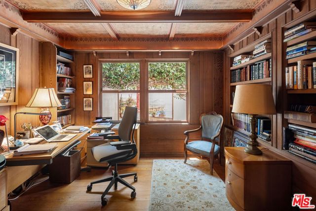 821 Malcolm Avenue, Los Angeles CA: https://media.crmls.org/mediaz/6dee7f34-3dd9-4635-8b40-b95a242df9d2.jpg