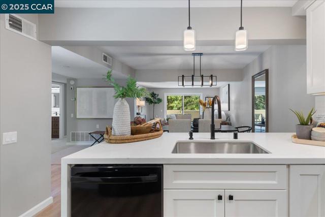 2749 Pine Knoll Dr., Walnut Creek CA: https://media.crmls.org/mediaz/6def408c-4354-40e8-af56-2374fd915e54.jpg
