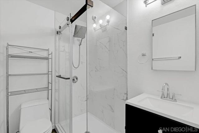 1468 Leaf Ter, San Diego CA: https://media.crmls.org/mediaz/6defb113-1922-4b11-8cd6-fd93966c957e.jpg