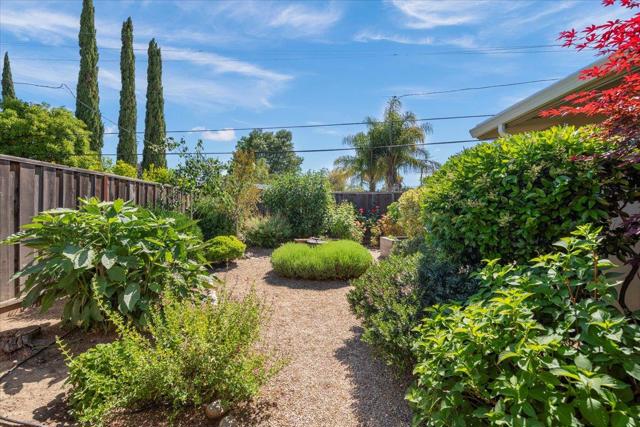 494 Century Drive, Campbell CA: https://media.crmls.org/mediaz/6df0eab4-2807-4ff3-abce-b04a7fc0be29.jpg