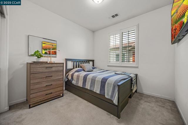 6939 Mariposa Cir, Dublin CA: https://media.crmls.org/mediaz/6df0ec5b-6c7c-43ef-b3d1-603955f5737e.jpg
