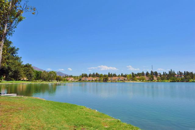 845 RIDGEWATER DR, Chula Vista CA: https://media.crmls.org/mediaz/6df18d83-dde7-4561-8735-2ef7541d8edd.jpg