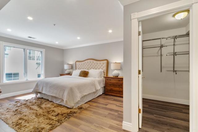 1499 Oak Grove Avenue, Burlingame CA: https://media.crmls.org/mediaz/6df1b500-b997-4545-ab5f-93a24a15b426.jpg