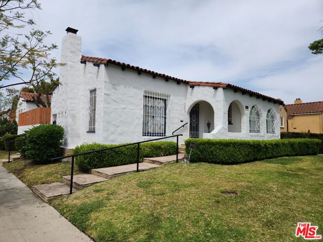 6281 Drexel Avenue, Los Angeles CA: https://media.crmls.org/mediaz/6df1f7e2-847d-4d64-872f-c145d4ffd225.jpg