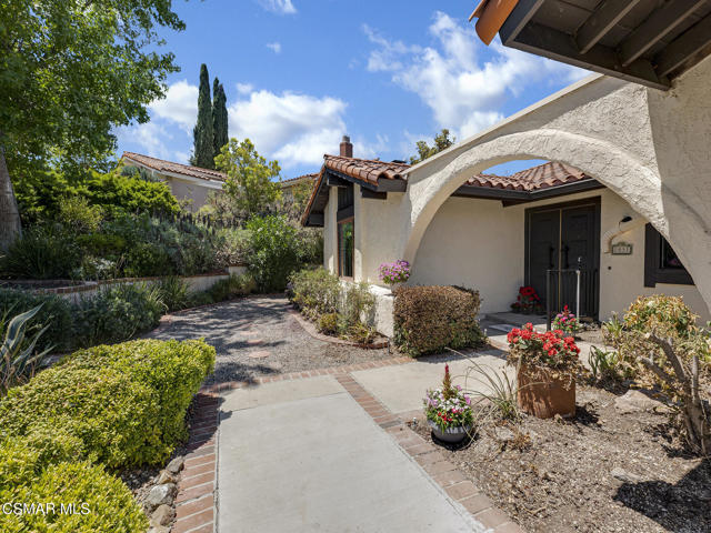 2031 Channelford Road, Westlake Village CA: https://media.crmls.org/mediaz/6df22b31-f9e0-4804-a1dd-fb5221599e08.jpg