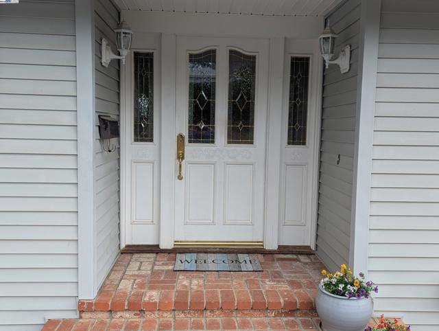 591 Vili Way, Pleasant Hill CA: https://media.crmls.org/mediaz/6df2b882-d14f-47cc-b4a1-94daa4b87d06.jpg