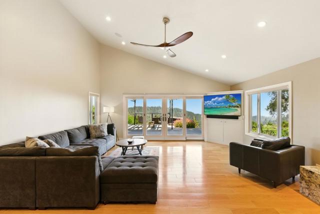132 Pax Place Court, Aptos CA: https://media.crmls.org/mediaz/6df2fdd8-c77e-4b82-a691-6ecd1249d722.jpg