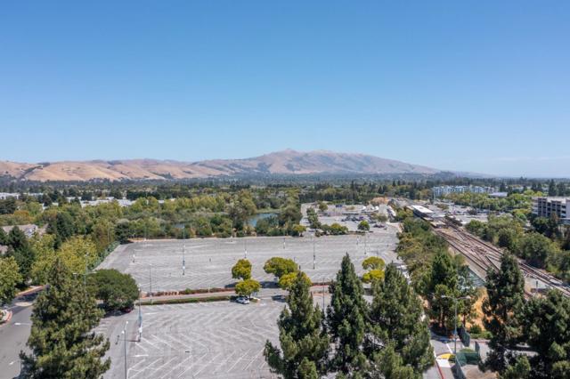 1748 Vancouver Green, Fremont CA: https://media.crmls.org/mediaz/6df3b3d9-69bc-480f-93c8-890ba60b7b58.jpg