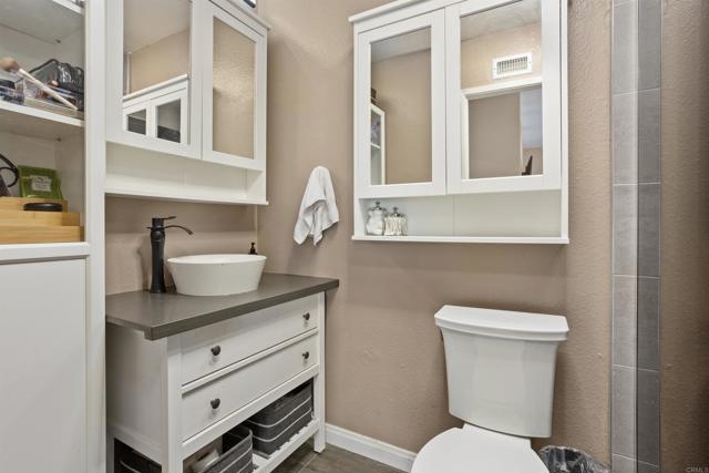 15576 Paseo Ajanta, San Diego CA: https://media.crmls.org/mediaz/6df3f294-5ea5-40f4-87ba-a98535ab4e9c.jpg