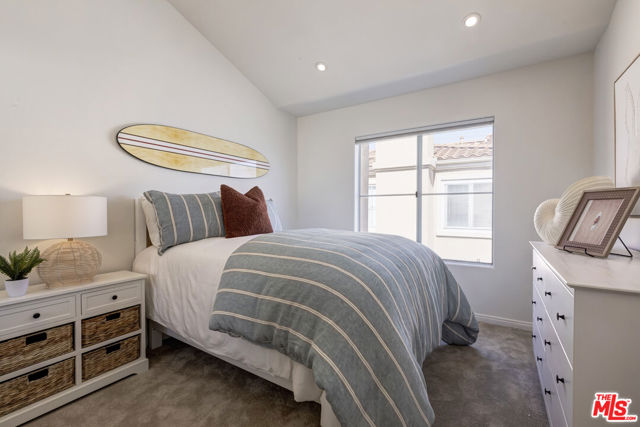 1630 E Palm Avenue, El Segundo CA: https://media.crmls.org/mediaz/6df4c849-d20c-4029-a5bd-b01ee406e211.jpg