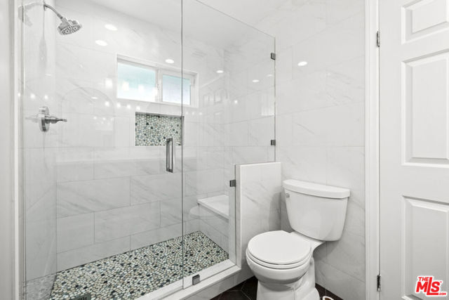 427 W Manchester Avenue, Playa del Rey CA: https://media.crmls.org/mediaz/6df537ae-737e-4cbe-9487-4f7b57f21201.jpg