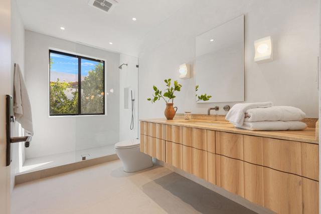 71000 Tamarisk Lane, Rancho Mirage CA: https://media.crmls.org/mediaz/6df5de51-4a0a-40c0-9903-67dbd59dc08b.jpg