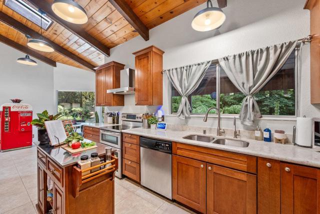 252 Nichols Drive, Santa Cruz CA: https://media.crmls.org/mediaz/6df618bb-3306-4010-a684-70b56fb83847.jpg
