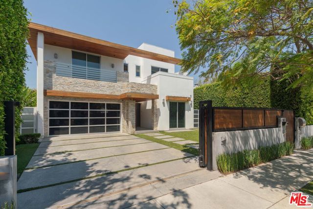 633 N Laurel Avenue, Los Angeles CA: https://media.crmls.org/mediaz/6df68ca3-2467-4205-a21f-236d8d125989.jpg
