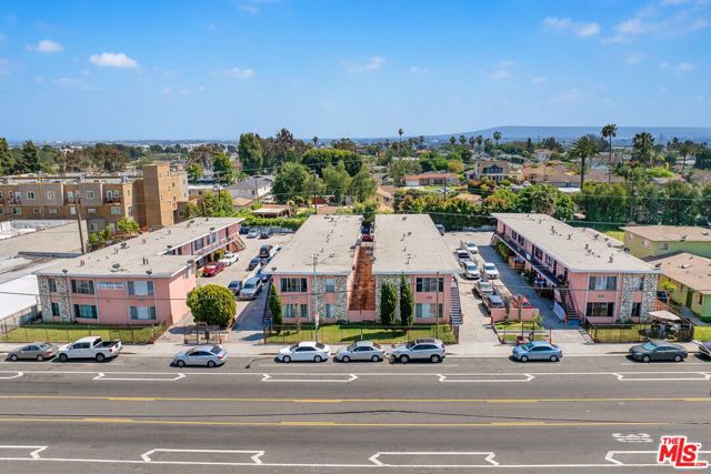 520 120th Street, Los Angeles, California 90044, ,Multi-Family,For Sale,120th,24430909