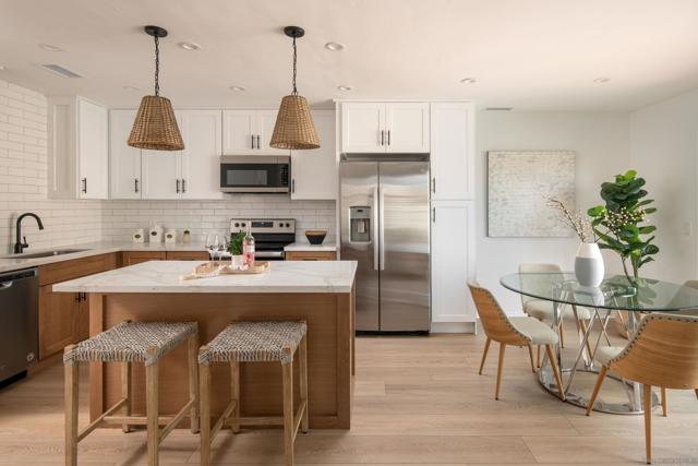 1829 Forestdale Dr, Encinitas CA: https://media.crmls.org/mediaz/6df7e316-b29a-4593-97d7-817a5ecd30a9.jpg