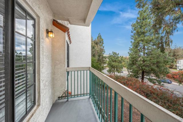 Image 32 of 41 For 16458 Avenida Venusto C  C