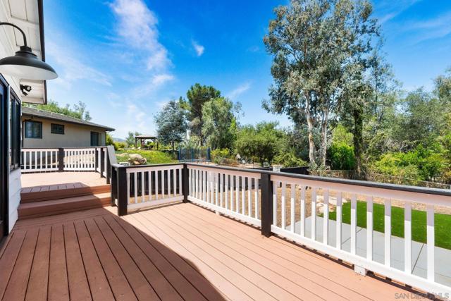 13953 Sagewood Dr, Poway CA: https://media.crmls.org/mediaz/6df84b1f-3e3f-41d1-b7d8-b20d4a74584c.jpg