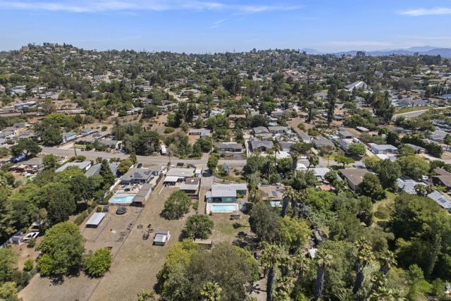 10705 Louisa Dr., La Mesa CA: https://media.crmls.org/mediaz/6df8796c-ff60-42b2-abbd-9577390be9e8.jpg