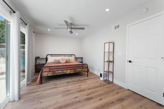 3268 Hilldale Avenue, Simi Valley CA: https://media.crmls.org/mediaz/6df88f6c-8b6c-433a-b81f-05e72f8aed5a.jpg