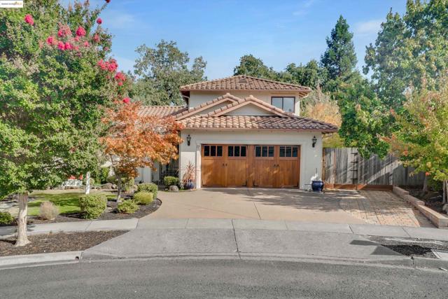 17 Pomo Ct, Napa CA: https://media.crmls.org/mediaz/6dfa632d-9c12-4a67-b1cc-6e552b037996.jpg