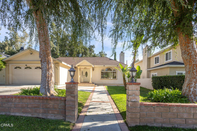Detail Gallery Image 4 of 70 For 4926 Crown Ave, La Canada Flintridge,  CA 91011 - 3 Beds | 3/1 Baths